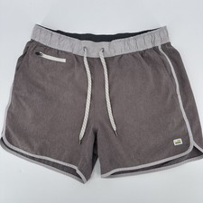 Vuori Shorts Mens Medium 5  Athletic Shorts Beige Stretch Banks Shorts Workout