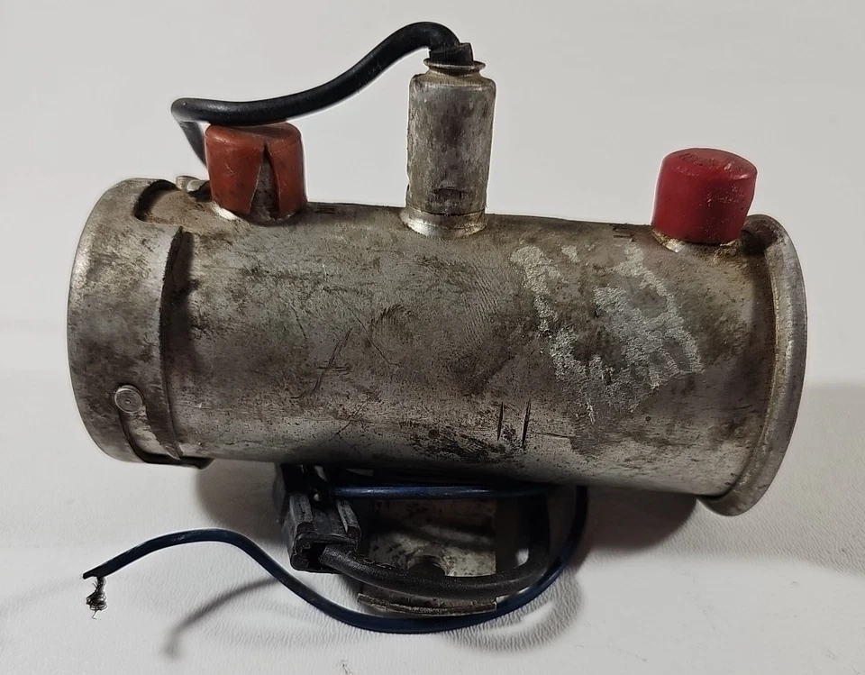 Bomba de combustible Bendix 476459 vintage - sin probar se vende como está Foto 4 de 4