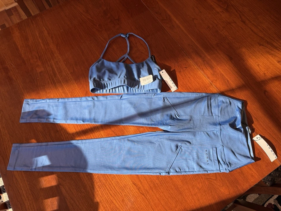 Sujetador deportivo y leggings brillantes de tiro alto Koral Lustrous Infinity azul lapislázuli talla S nuevo con etiquetas Foto 3 de 4