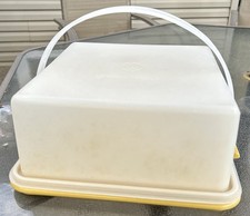 Vintage TUPPERWARE 11 x 11 Harvest GOLD Sheet Cake Carrier w/ Handle 1241, 1242