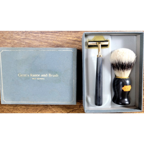 Vintage Gent’s Razor & Brush Set Pure Bristles West Germany Black Handles NOS