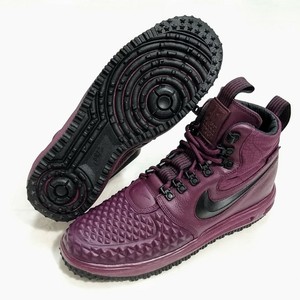 burgundy nike duck boots