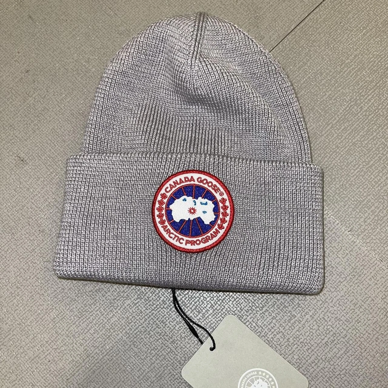 Cappello Canada Goose Arctic Disc Toque Patch Logo Grigio Lana Nuovo con etichette OSFA Beanie Knit