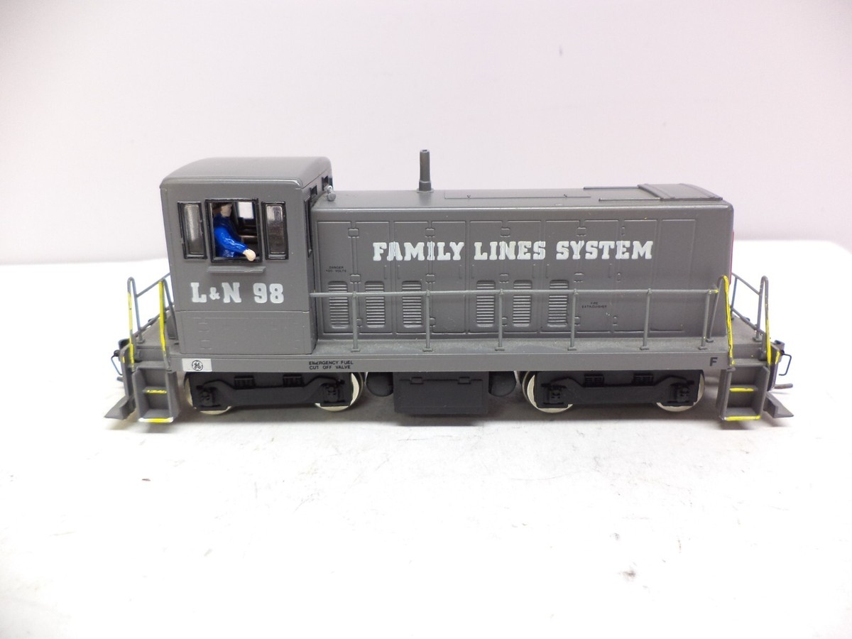 Bachmann Ho 81107, GE 70 Ton Locomotive, L&N Family Lines 98