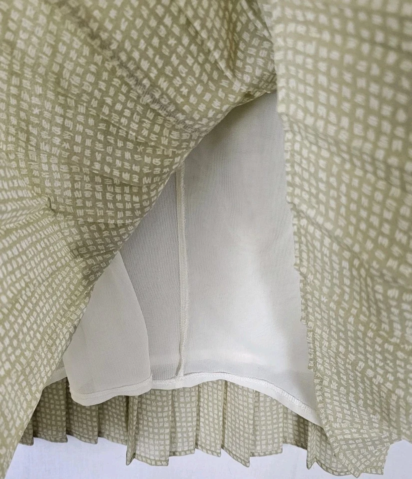 Berkertex Pleated Skirt Size UK 12 String Colour Cream Small Pattern Lined - Image 3 of 4