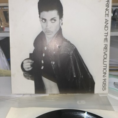 PRINCE AND THE REVOLUTION MAXI KISS 0477