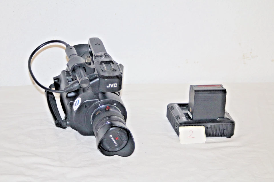 JVC GY-LS300CHE 4K Live Streaming Camcorder/Panasonic G Vario 2,8 12-35 ASPH - Bild 4 von 4