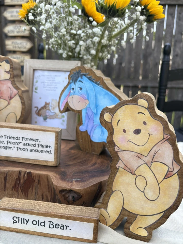 Centros de mesa de baby shower hechos a mano conjunto de 6 personajes de madera de Winnie the Pooh Foto 2 de 4