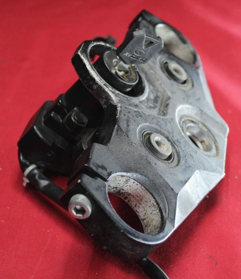 2009 - 2017 Yamaha FZ6R Upper Triple Tree / Ignition #1159 Foto 3 de 4