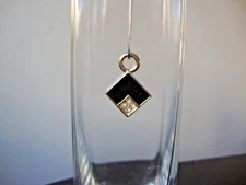 VINTAGE 1980s CLEAR CRYSTAL CLUSTER BLACK ENAMEL DIAMOND GOLD TONE SLIDE PENDANT