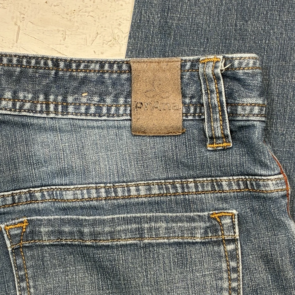 Pantalones de mezclilla elásticos de algodón pierna recta azul 34x34 Prana para hombre lavado oscuro axioma Foto 2 de 4