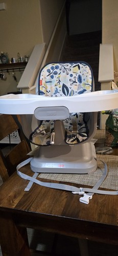Fisher-Price SpaceSaver High Chair In The Navy Foliage Pattern. Great Condition