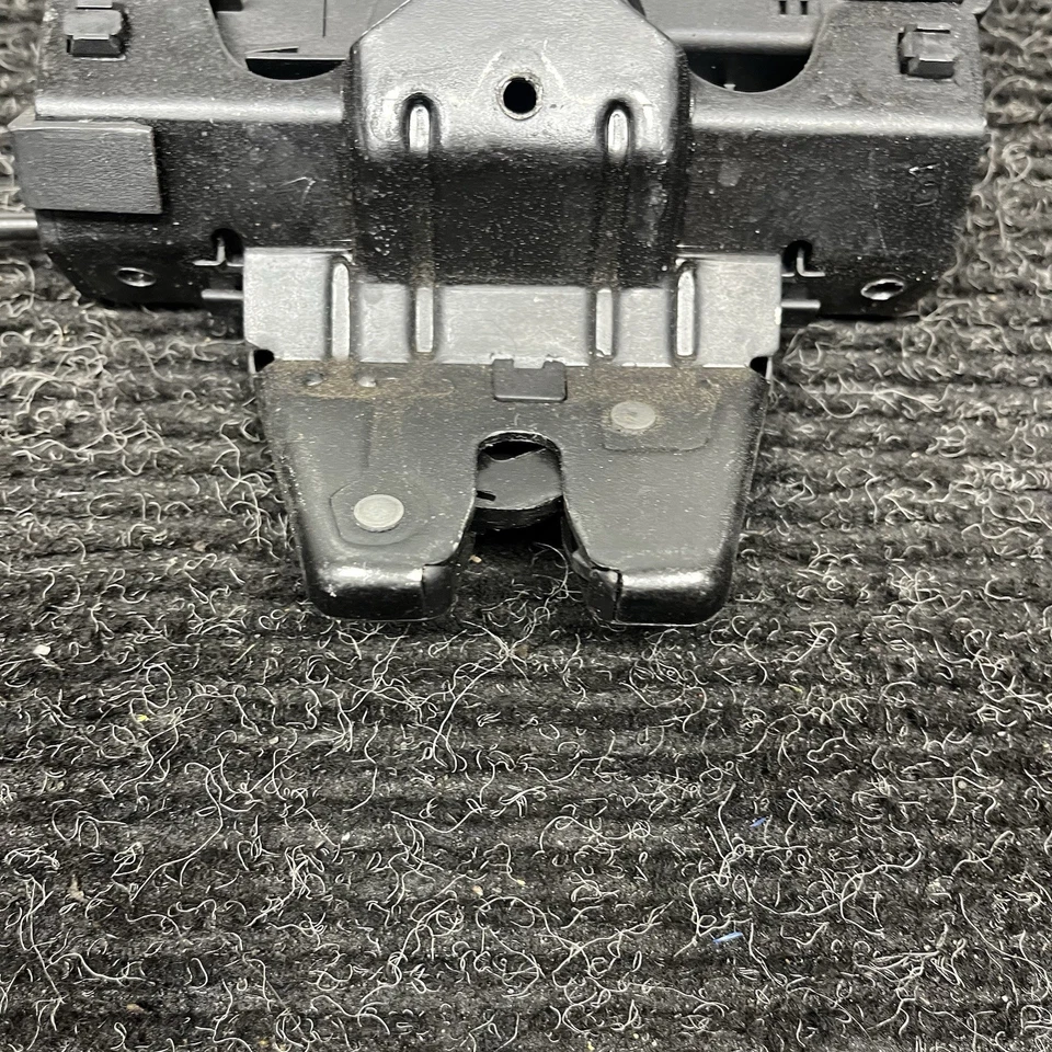 ☑️ MECANISMO DE CIERRE DE LIBERACIÓN DEL MALETERO TRASERO BMW E46 M3 330i 325i 323i OEM Foto 3 de 4