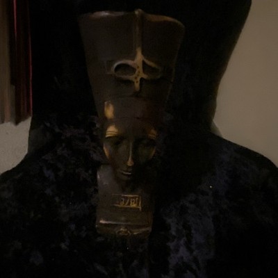 Egyptian Queen Nefertiti Sculpture