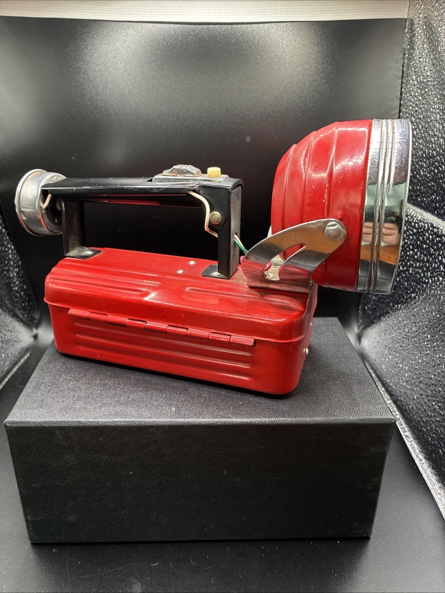 Lampe Torche Vintage Balloon – Rouge – Pile LR20 – Fabriquée à Hong Kong