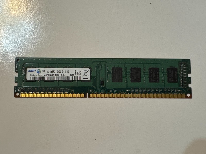 Samsung 1GB DDR3 PC3-10600U 1333MHz Desktop RAM M378B2873FH0-CH9 DIMM