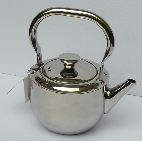 WELL EQUIPPED KITCHEN STAINLESS STEEL KETTLE TEAPOT 1.3 Qt NEW AUTHENTIC - Picture 2 of 4