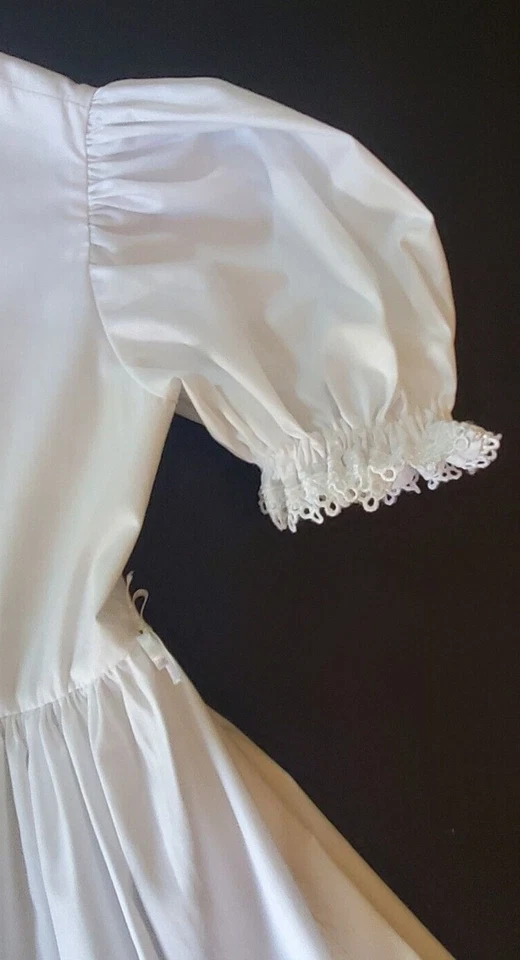 ¿Talla 4/5 de colección?  Vestido blanco hecho a mano con ojales de algodón ribete de encaje en brazos/fondo Foto 4 de 4