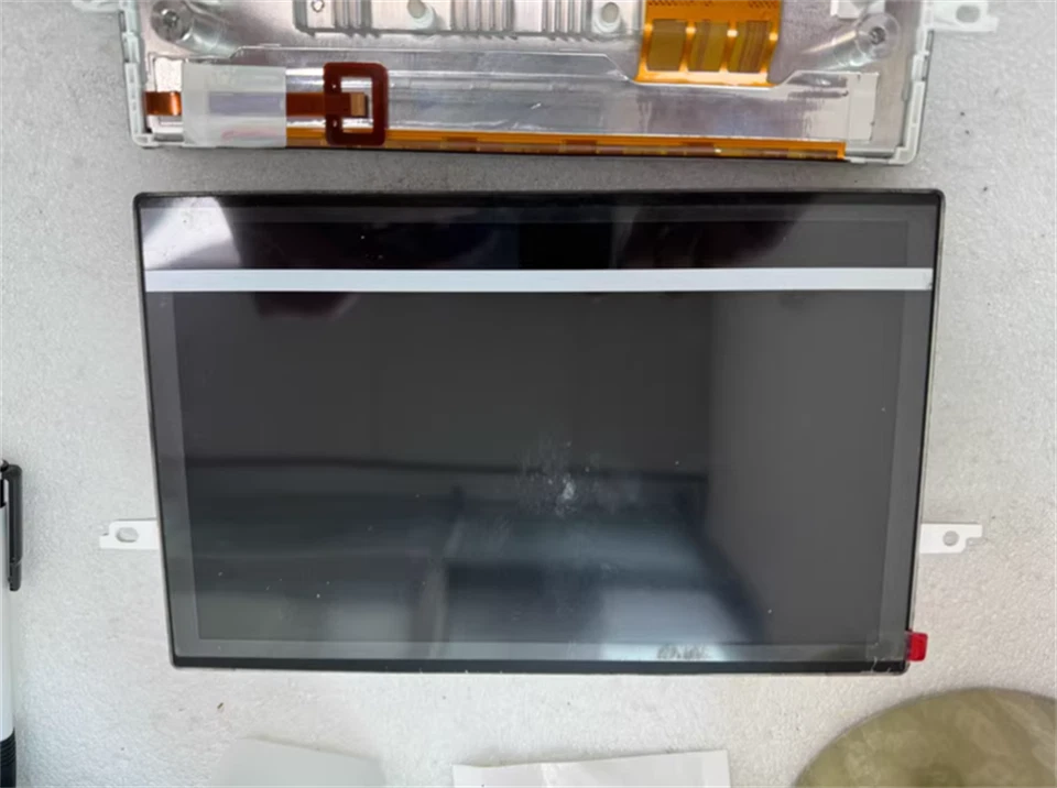 Pantalla LCD para navegación GPS L5F30614P00 L5F30614P01 L5F30614P02 L5F30843P00 Foto 4 de 4