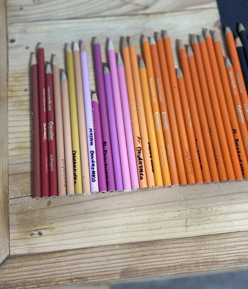 Lote a granel de lápices de colores Crayola vintage suministros de arte coloridos F72Q Foto 2 de 4