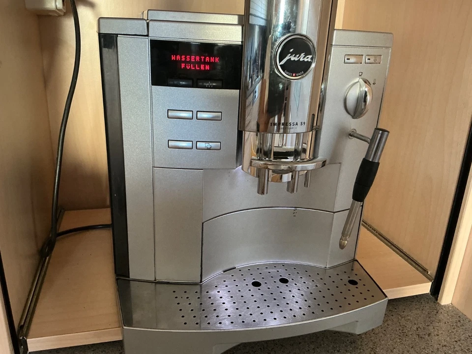 Jura Impressa S 9 Avantgarde - TYP 647 -Kaffeevollautomat + Bedienungsanleitung