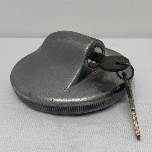 Vintage Chevrolet Packard 1930s automatic gas lock cap Chicago with keys