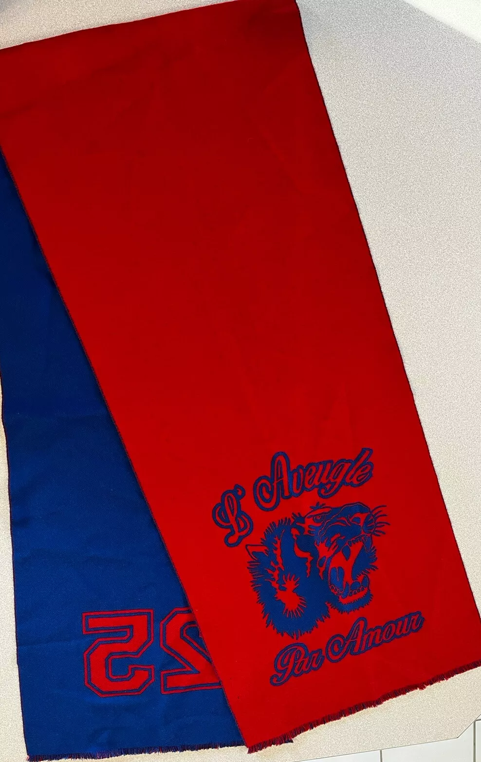 Écharpe tigre laine bleue et rouge Gucci L'Aveugle Par Amour neuve avec étiquettes