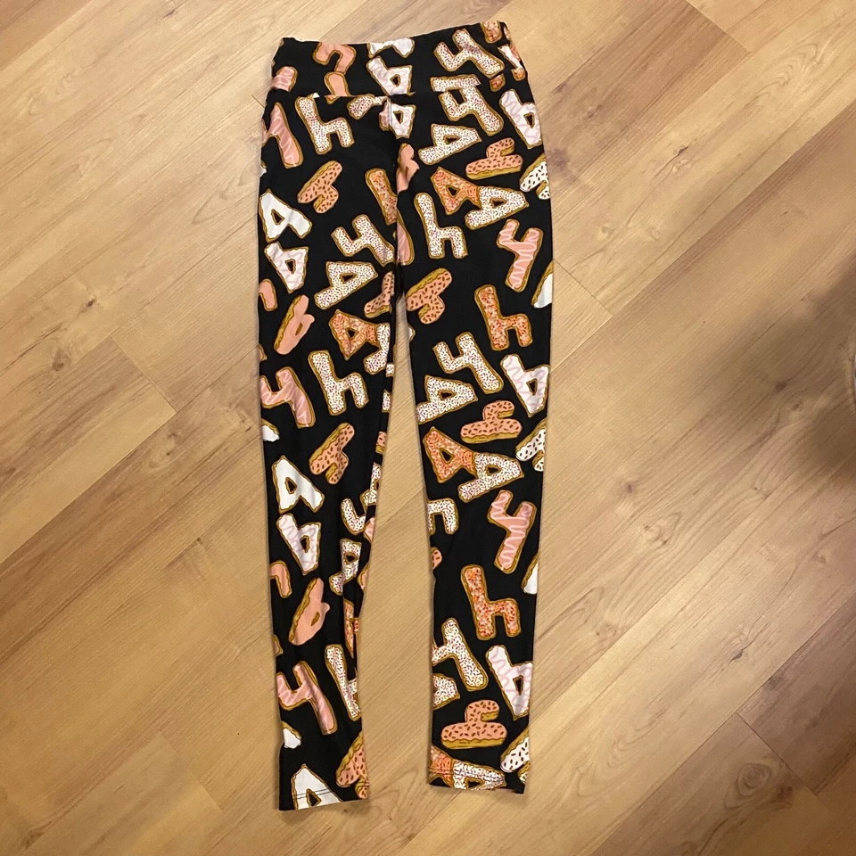 Leggings Cumpleaños LuLaRoe Talla Única OS Fondo Negro Galletas Pasteles Donuts, 1409 Foto 3 de 4