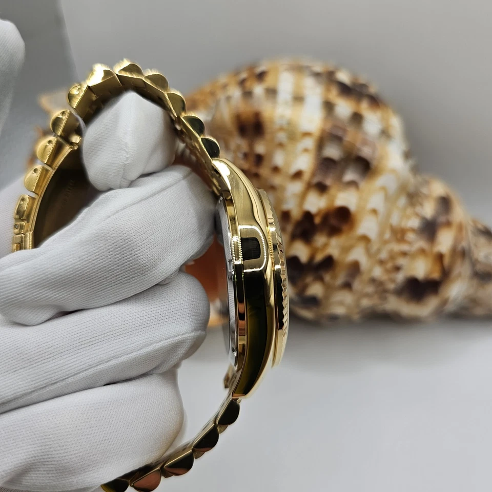 RELOJ MICHAEL KORS MK8494 PARA HOMBRE CORREA DORADA ESFERA DORADA CAJA DORADA Foto 3 de 4