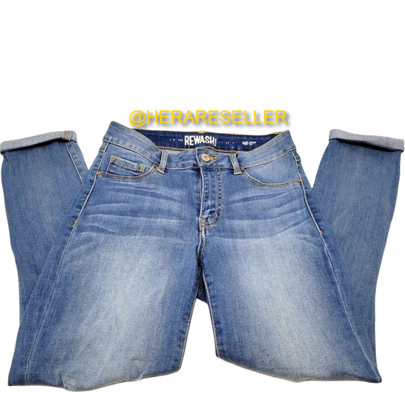 Rewash classic Mom High Waisted Jeans Size 3 or 26 Gem