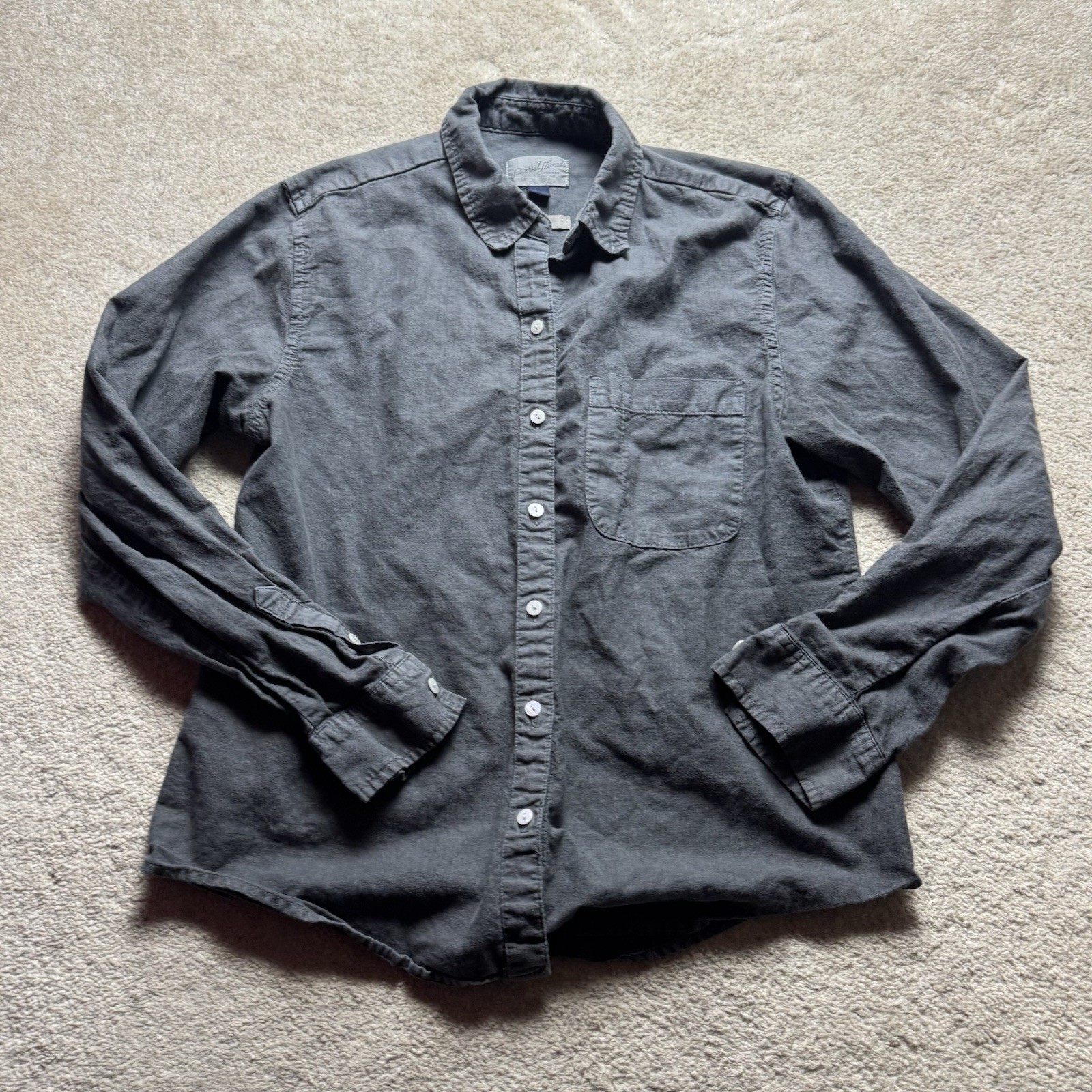 Universal Thread Classic Fit Button Up Shirt Wome… - image 1