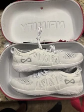 Nfinity Vengeance Cheer Shoe Size 6 Lightweight Carry Case w/ Strap
