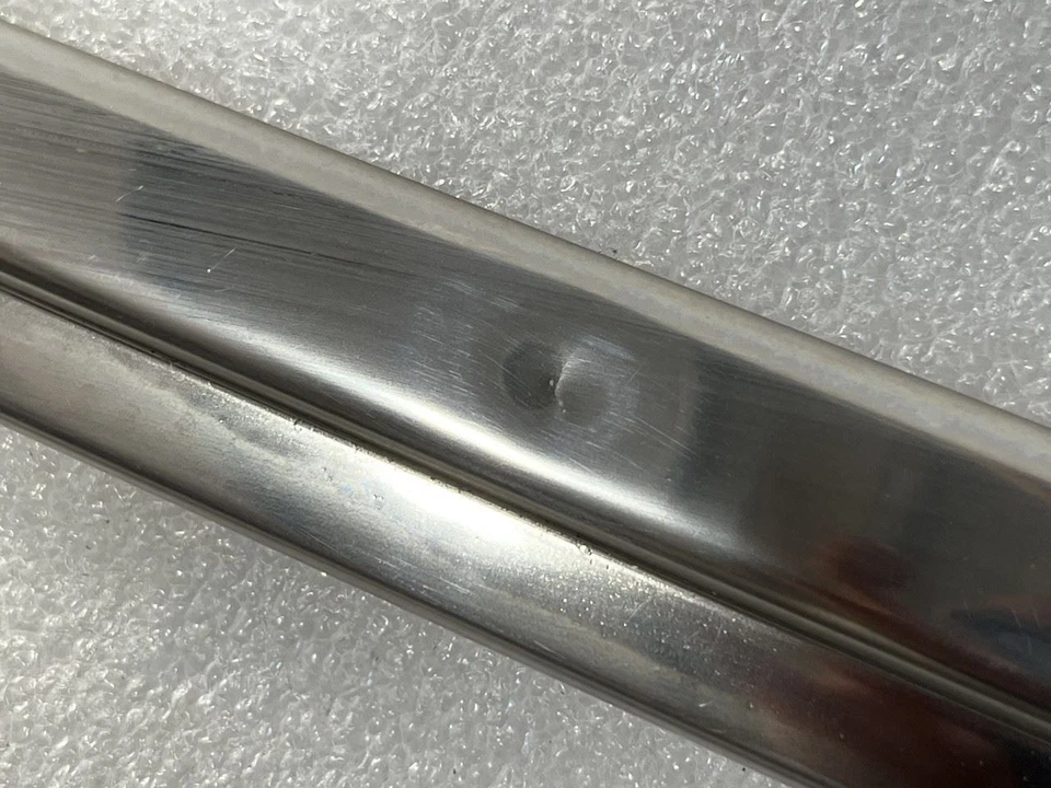 1987 1988 1989 1990 1991 JEEP GRAND WAGONEER RIGHT QUARTER GLASS TRIM MOLDINGS - Image 2 of 4