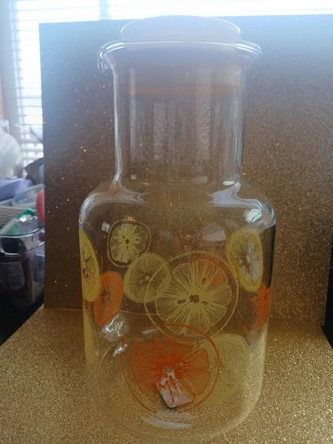 Vintage Pyrex 2 QT Glass Juice Water Lemonade Carafe Pitcher w/Lid USA