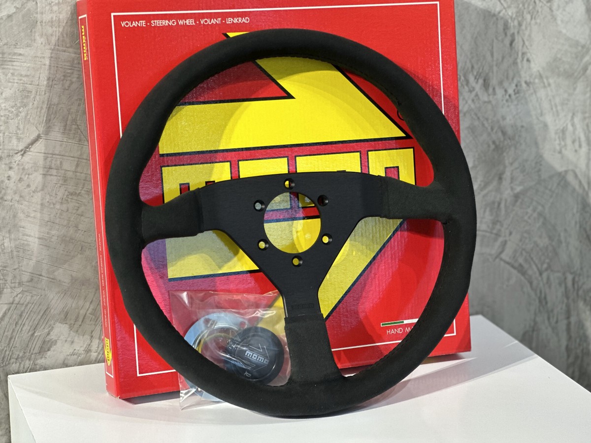 モモ　ＭＯＭＯ　35φ Genuine New MOMO ITALY STEERING MONTECARLO Microfiber Black