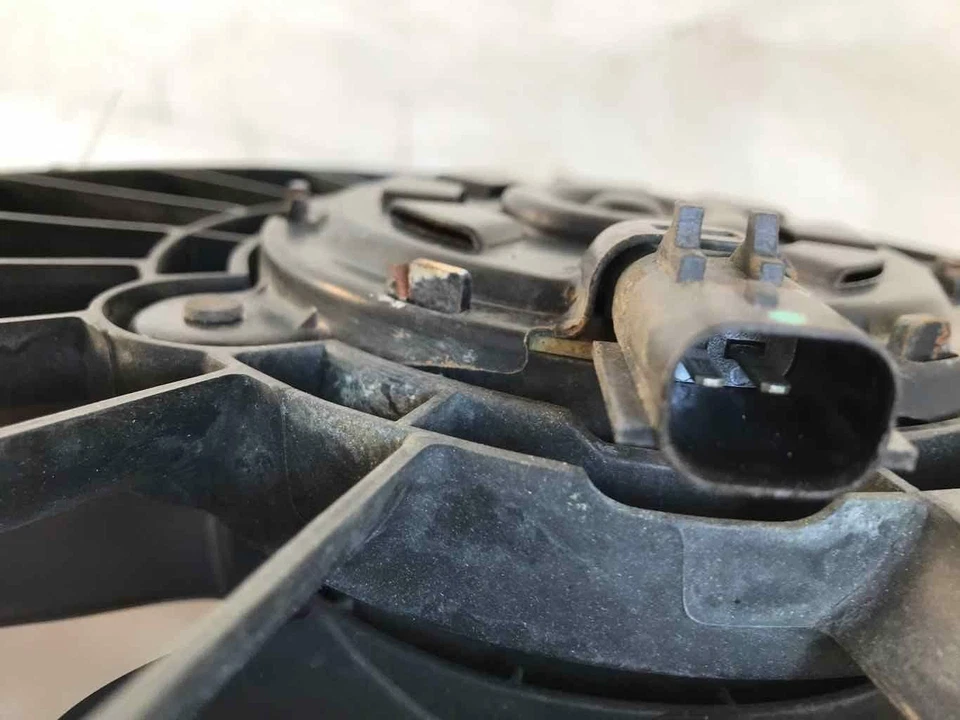 2005 DODGE GRAND CARAVAN Engine Motor Radiator Cooling Fan 3.3L 2326503803 - Image 4 of 4