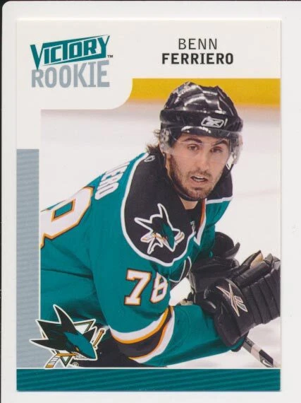 2009-10 UD Victory #326 BENN FERRIERO - RC Rookie Card - San Jose Sharks - Bild 1 von 1