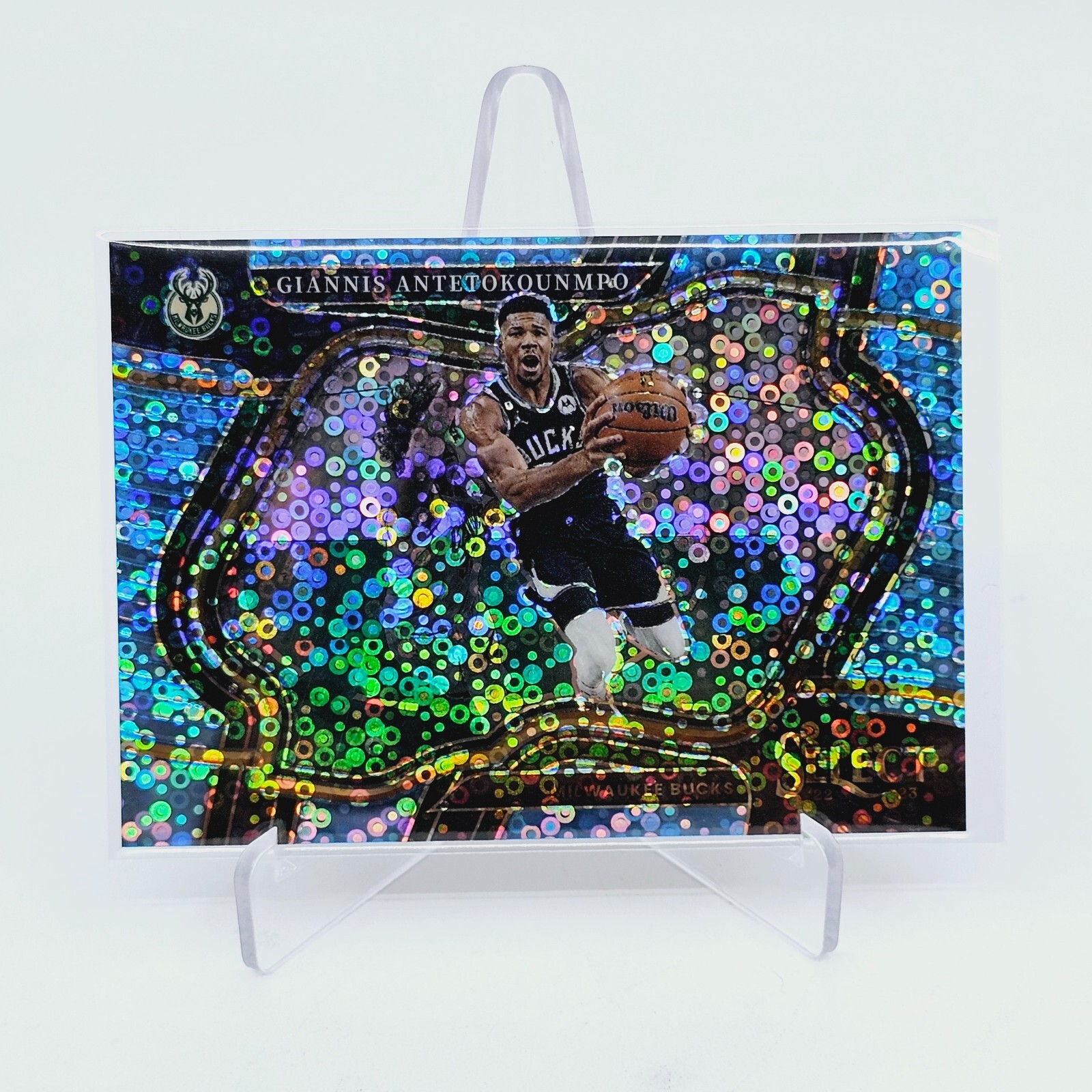 GIANNIS ANTETOKOUNMPO 2022-23 Select Courtside Light Blue Disco Prizm #/99🔥