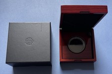 Royal Mint Walnut Lacquered Case For £5 Coin. Inc Capsule & Outer Box.
