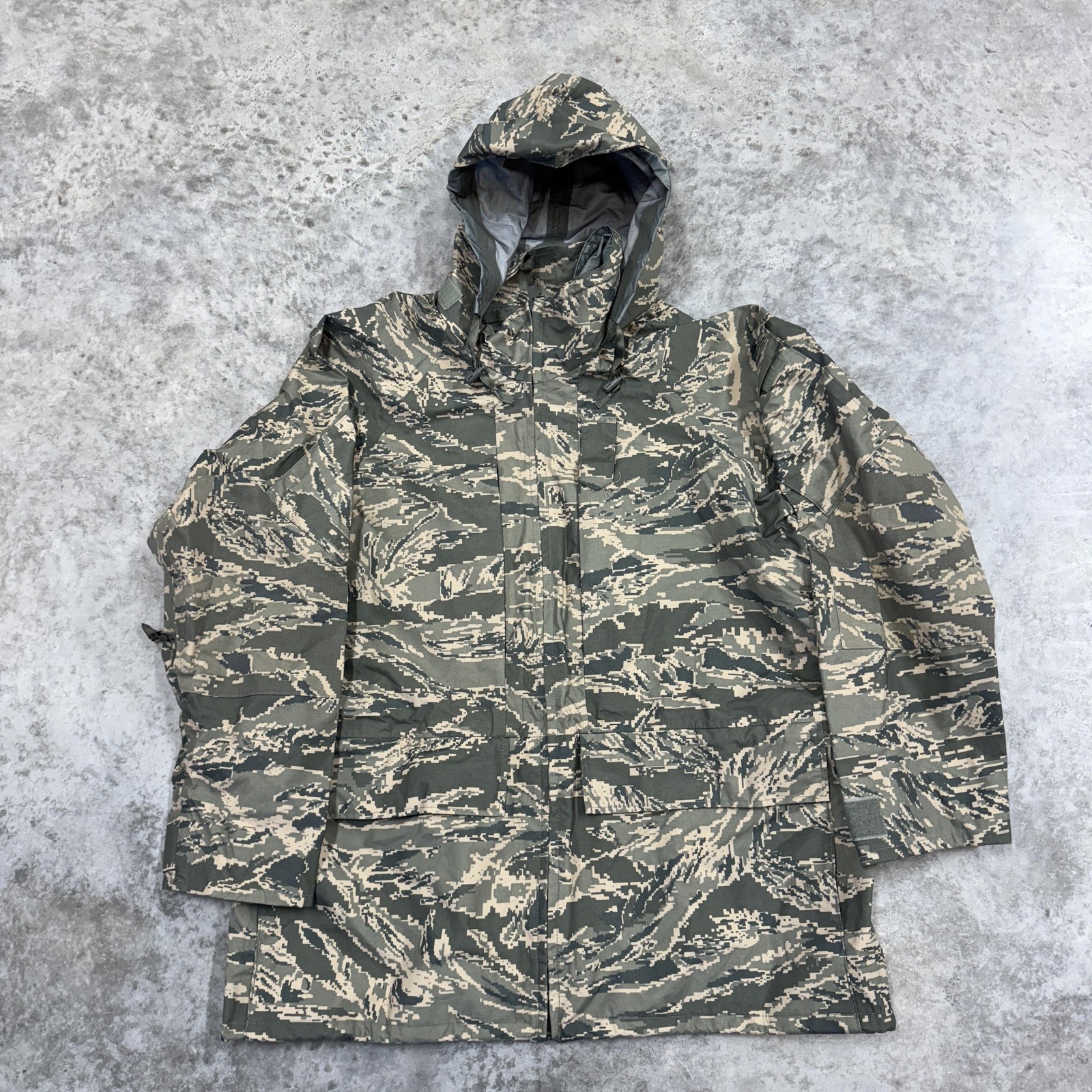 US Air Force ABU APECS Parka Mens Large Regular Camo Hooded Waterproof Jacket
