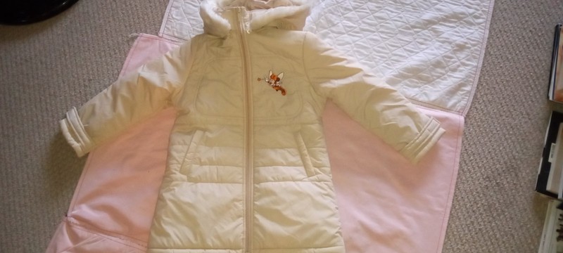 Disney Size 2 Girls Minnie Mouse Puffer Jacket Hooded With Ears Beige