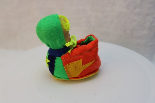 Vintage Sneaker Peeker Doll Small Plush Baby Shoe Flips Green Orange 5" 1981 - Picture 5 of 12