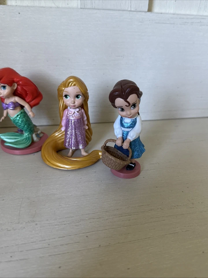 Lote de 7 estatuillas brillantes de lujo de muñecas princesas colección animadores de Disney Store Foto 2 de 4