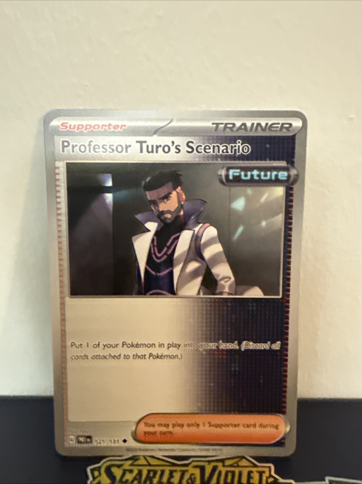 Professor Turo's Scenario 121/131 Sv: Prismatic Evolutions NM
