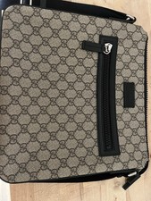Gucci GG Supreme Monogram Messenger Bag Men's Adjustable Strap Zip Closure