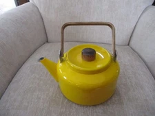Vintage MCM Yellow Enamel Tea Kettle Teapot With Lid Wood Handle EnamelWare