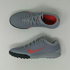 zapatos deportivos de futbol