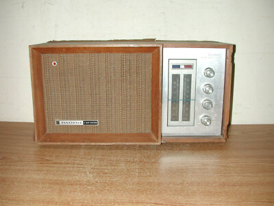 VINTAGE PANASONIC SOLID STATE 2 WAY SYSTEM AM/FM WOODEN RADIO