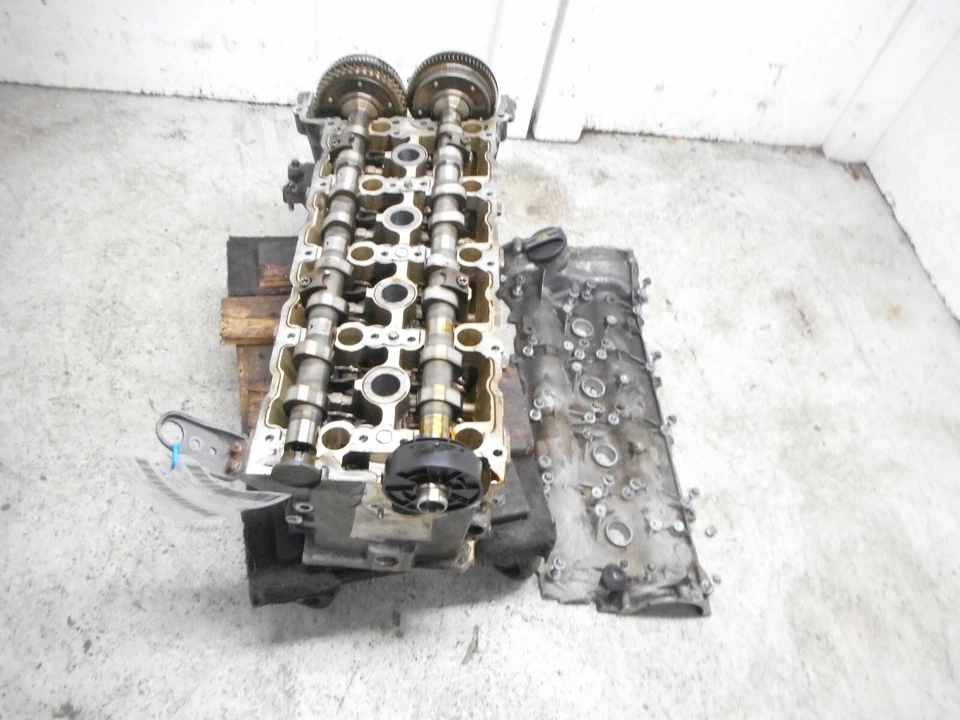 Оригинальная крышка клапана головки правого цилиндра двигателя 07 08 09 10 11 Mercedes-Benz E550 - Изображение 3 из 4