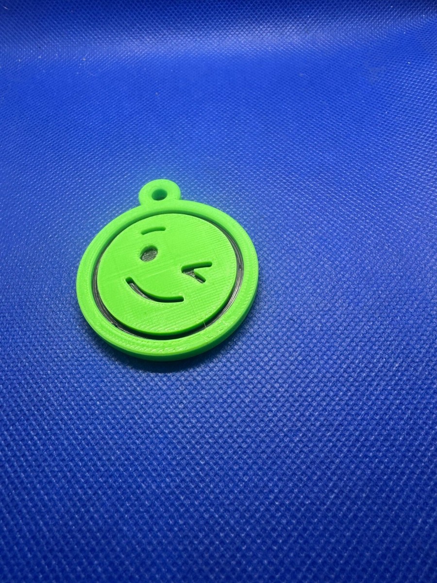 Portachiavi Multiuso In Acciaio Inox Con Faccina Sorridente - Rompivetro E Utensile Da Campeggio - Regalo Per Uomo - 4